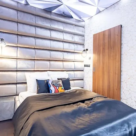 Ultra - Balcony - New